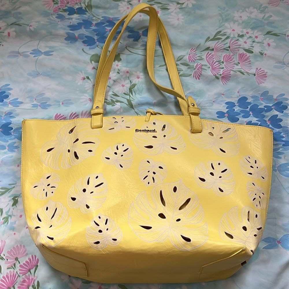 Desigual Handbag with Large Cosmetic Bag - Yellow Monstera Cutout - Picture 16 of 16